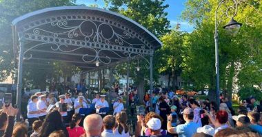 Stire din Social : Fanfara „Muzica Apelor” încântă publicul cu noi concerte estivale în aer liber