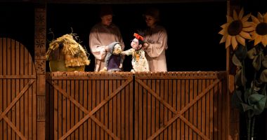 Stire din Cultură-Educație : ”Fata babei și fata moșneagului”, în dublă reprezentație la Teatrul ”Căluțul de Mare”