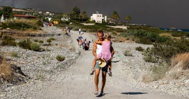 Stire din Economie : Agențiile de turism asigură continuitatea vacanțelor pentru românii afectați de incendiile din Rhodos