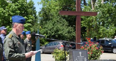 GALERIE FOTO. 13 ani de la CEA MAI MARE CATASTROFĂ AVIATICĂ MILITARĂ din țara noastră. "Sacrificiul lor nu trebuie uitat!" - 6