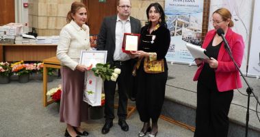 Stire din Cultură-Educație : Trei personalităţi feminine din cadrul comunităţii turce, sărbătorite de UDTR