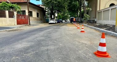 Stire din Social : Au început lucrările de frezare a carosabilului pe strada Vasile Pârvan
