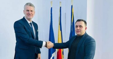 Stire din Politică-Administrație : Primarul Florin Chelaru a bătut palma cu Adrian Ilinca, noul viceprimar al orașului Năvodari