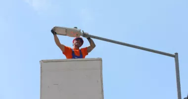 Stire din Social : Constanța își schimbă iluminatul stradal. Unde se lucrează săptămâna aceasta