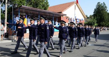 Stire din Cultură-Educație : Începe şcoala! Colegiul Național Militar „Alexandru Ioan Cuza” îşi deschide larg porţile