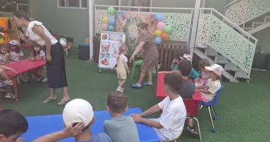 Lecție despre alimentația sănătoasă pentru copiii de la Grădinița „Căsuța cu Povești“