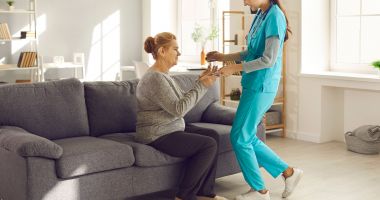 Stire din Social : O singură firmă nu face faţă cererilor. Se caută furnizori de îngrijiri medicale la domiciliu