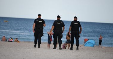 Stire din Eveniment : Jandarmii, la datorie în stațiunile de pe litoral. Un tânăr din Ploiești s-a ales cu dosar penal pentru deținere de droguri