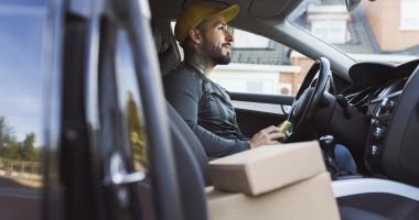 Stire din Social : Noi locuri de muncă disponibile pentru şomeri. Curierii, pe primul loc
