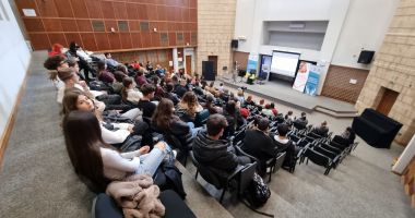 Stire din Cultură-Educație : Lansare de carte la Biblioteca județeană - volumul de poezii „Bric-à-Brac”