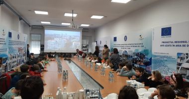 Stire din Social : Elevii Şcolii „Jean Bart” au luat lecţii despre protejarea surselor de apă
