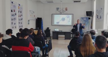 Stire din Cultură-Educație : Liceenii de la „Dimitrie Leonida” se documentează pentru viitoarea carieră