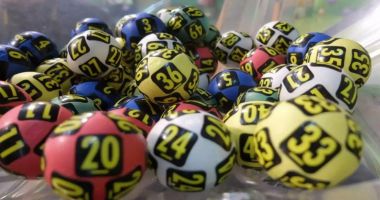 Stire din Social : Reporturi uriașe la tragerile loto din acest weekend