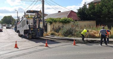 Atenție, șoferi! Se reabilitează carosabilul de pe strada Fulgerului