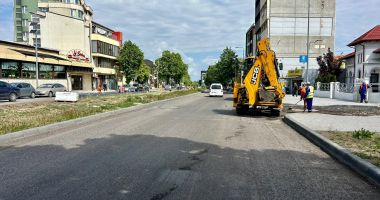 Stire din Social : Lucrări de asfaltare pe bulevardul Mamaia. Traficul rutier este încă  restricționat parțial