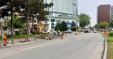 Stire din Social : Se reiau lucrările de recondiționare a carosabilului pe bulevardul Mamaia