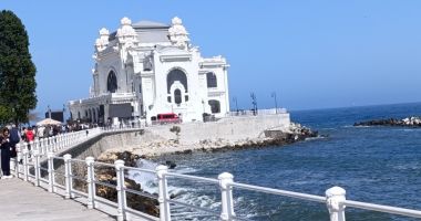 Stire din Social : Cazinoul din Constanța se îmbracă în roz, simbol al speranței pentru femeile care luptă cu cancerul de sân