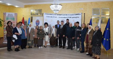 Stire din Social : MOMENTE DE NEUITAT LA CUMPĂNA! MASA PRIETENIEI INTERETNICE, organizată de Administraţia Locală