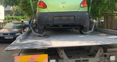 Stire din Social : Domeniul public, eliberat de alte 13 vehicule abandonate sau fără stăpân