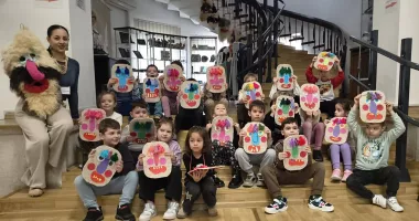 Stire din Cultură-Educație : Preșcolarii au creat măști tradiționale la Muzeul de Artă Populară