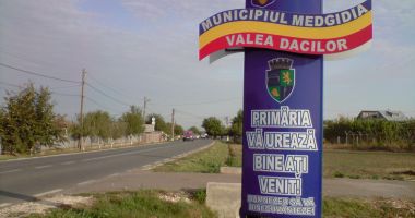 Stire din Politică-Administrație : Primăria Medgidia a obținut finanțare pentru rețeaua de gaze din satele Valea Dacilor și Remus Opreanu