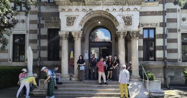 Stire din Cultură-Educație : Din seria „Meșteșuguri tradiționale - utilitar și decorativ”, piese de port