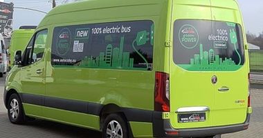 Stire din Cultură-Educație : Microbuze electrice pentru școli, datorită finanțării prin PNRR