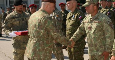 Stire din Eveniment : Militarii români participanți la operațiunea Althea, în teatrul de operații Bosnia și Herțegovina, au fost decorați