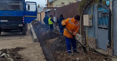 Stire din Social : Lucrările de modernizare a infrastructurii pietonale continuă în mai multe zone din oraș