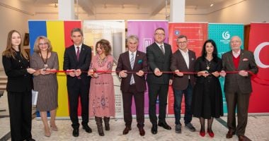 Stire din Cultură-Educație : Muzeul de Artă Constanța oferă accesibilitate și în limba turcă