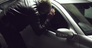 Stire din Eveniment : Un tânăr beat, fără permis, a furat o mașină din stațiunea Jupiter