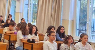 Stire din Cultură-Educație : Obiceiurile bretone, promovate în rândul elevilor de la Liceul „Ovidius’”