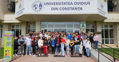 Stire din Cultură-Educație : Mii de liceeni s-au arătat interesați de oferta pentru admiterea la Universitatea "Ovidius"