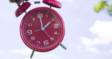 Stire din Social : NU UITAȚI să dați ceasurile înapoi cu o oră, în această noapte