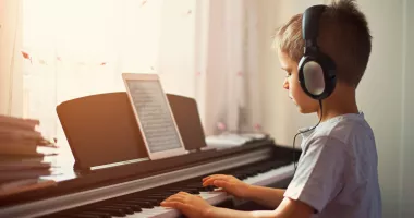 Stire din Cultură-Educație : Tinerii pianiști își dau întâlnire la Constanța. Începe „Piano Art” 2026