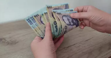 Stire din Social : Luna trecută au fost plătite beneficii sociale pentru circa trei milioane de români