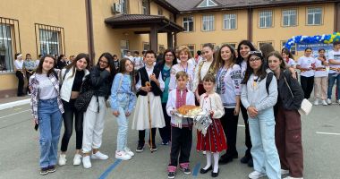 GALERIE FOTO. Mare sărbătoare la Poarta Albă. Oaspeți din patru țări vizitează Școala Nr. 1 - 3