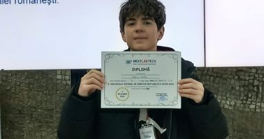 Stire din Cultură-Educație : Informatica, o materie transformată în pasiune, care i-a adus marele premiu lui Mario Penu