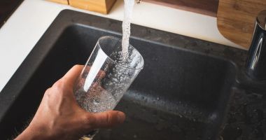 Stire din Social : Consumatorii din localitatea Poiana nu vor avea apă timp de opt ore