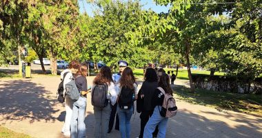 Stire din Eveniment : Polițiștii au acționat pentru prevenirea consumului de droguri și a violenței