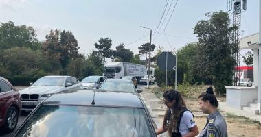 Stire din Eveniment : Sfaturi privind prevenirea furturilor și consumului de droguri, împărțite la Năvodari și Vama Veche