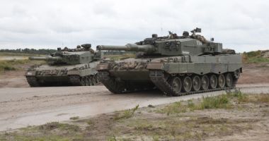 Stire din Actualitate : Primele tancuri au ajuns la Centrul de reparații din Polonia