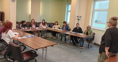 Stire din Cultură-Educație : Resurse utile descoperite de profesorii Liceului ”Gh. Duca”, în proiectul ”Educația face diferența”