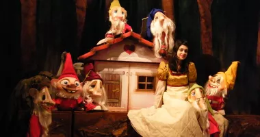 Stire din Cultură-Educație : Teatrul „Căluțul de Mareׅ“ ia o pauză. Programul spectacolelor se reia din 15 aprilie