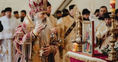 Stire din Cultură-Educație : Ca-n fiecare an, de Sfântul Apostol Andrei, IPS Teodosie va sluji la Peștera de la Ion Corvin