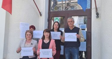 Stire din Social : Protest spontan al angajaților Serviciului Arhivelor Naționale Române din Constanța