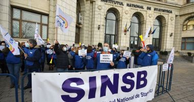 Stire din Social : Angajații de la Statistică ies în stradă. Ce nemulțumiri au protestatarii