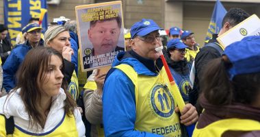 Stire din Social : Sindicaliştii din sănătate ameninţă cu greva generală