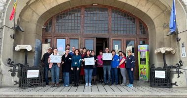 Stire din Cultură-Educație : Acțiunile de protest din muzee şi biblioteci continuă