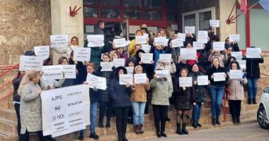 Stire din Social : Angajaţii din instituţiile Ministerului Muncii au suspendat protestele